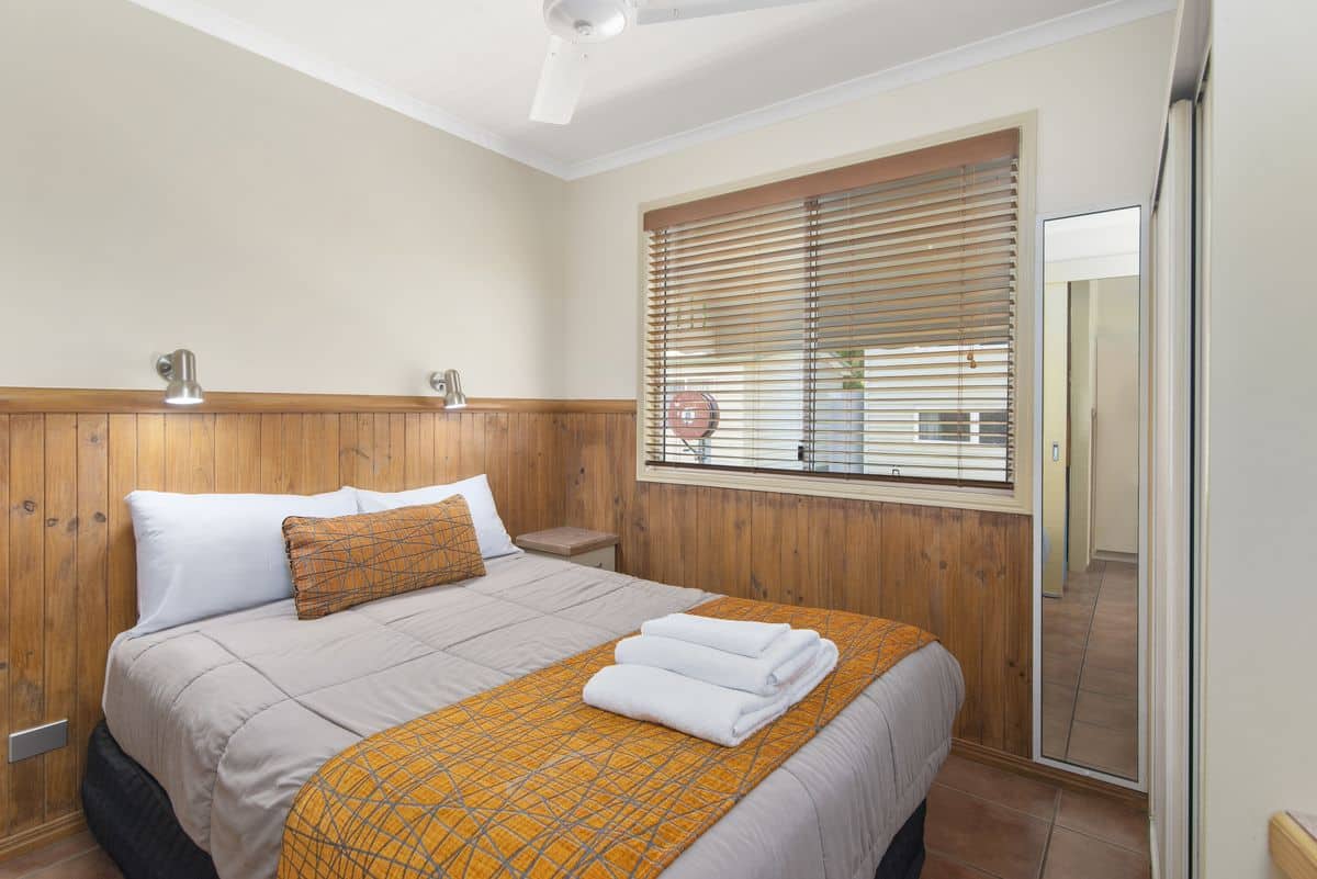 Hibiscus Chalet Budget Gold Coast Holiday Cabin Accommodation