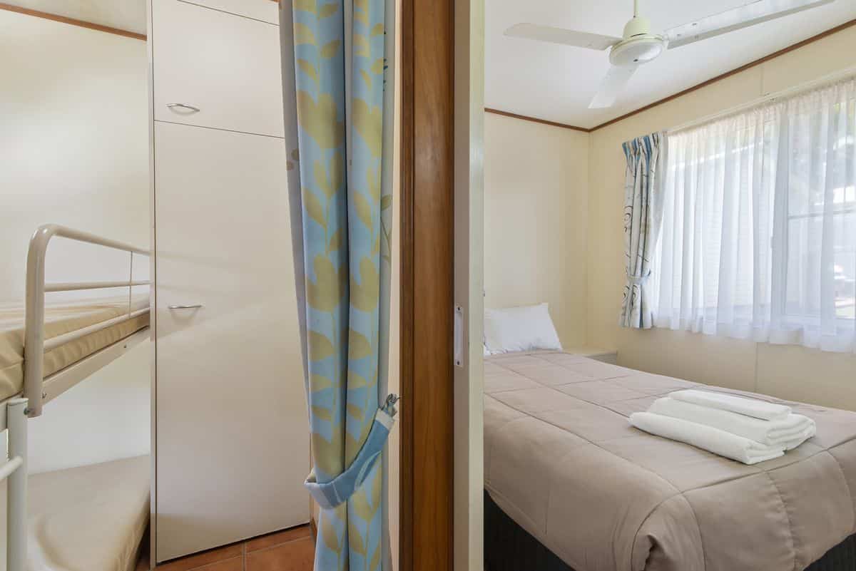 Holiday Villa Budget Gold Coast Holiday Cabin Accommodation