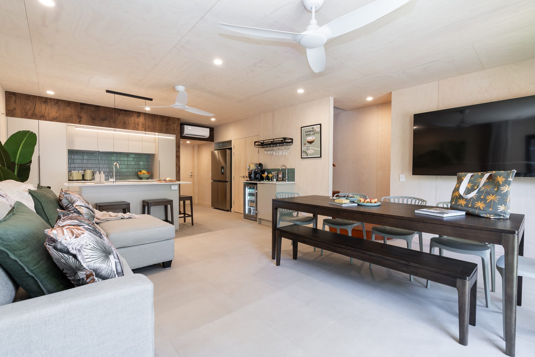 APHV - Paradise Penthouse - Real Estate Photography-16 beautiful interior of Paradise Penthouse at Ashmore Palms