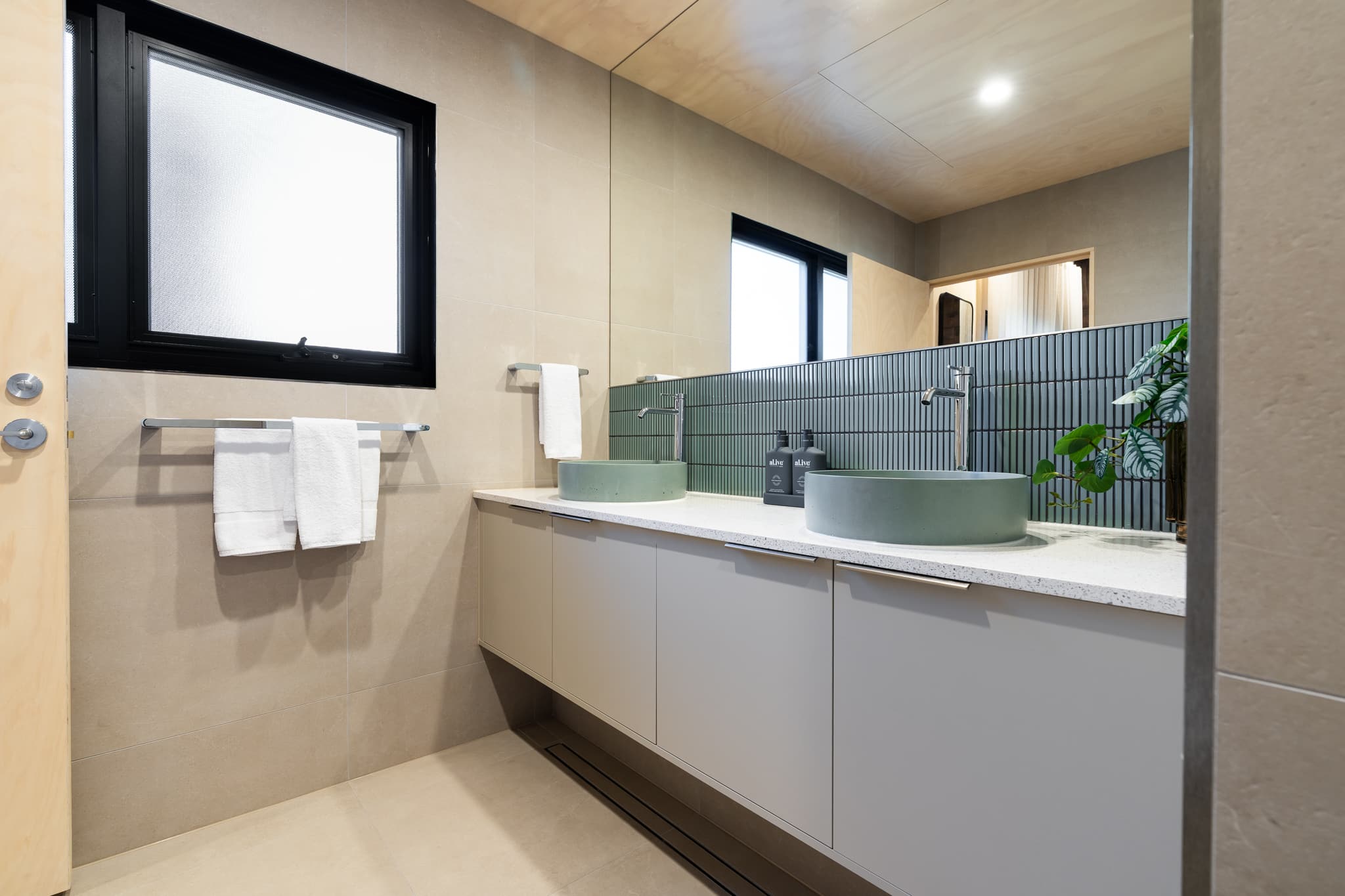 APHV - Paradise Penthouse - Real Estate Photography-47 Macaw Mansion Luxury Gold Coast Holiday Cabin Accommodation