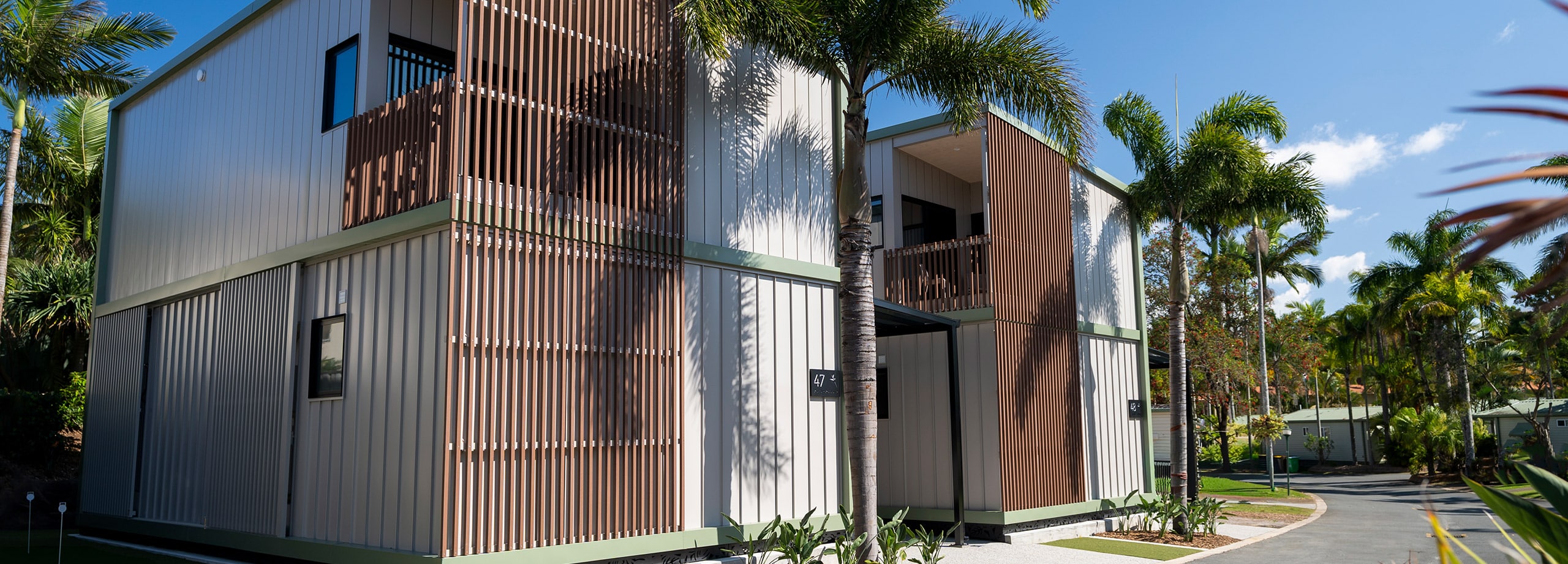 Paradise Penthouse Luxury Cabin Accommodation | Ashmore Palms | Gold Coast