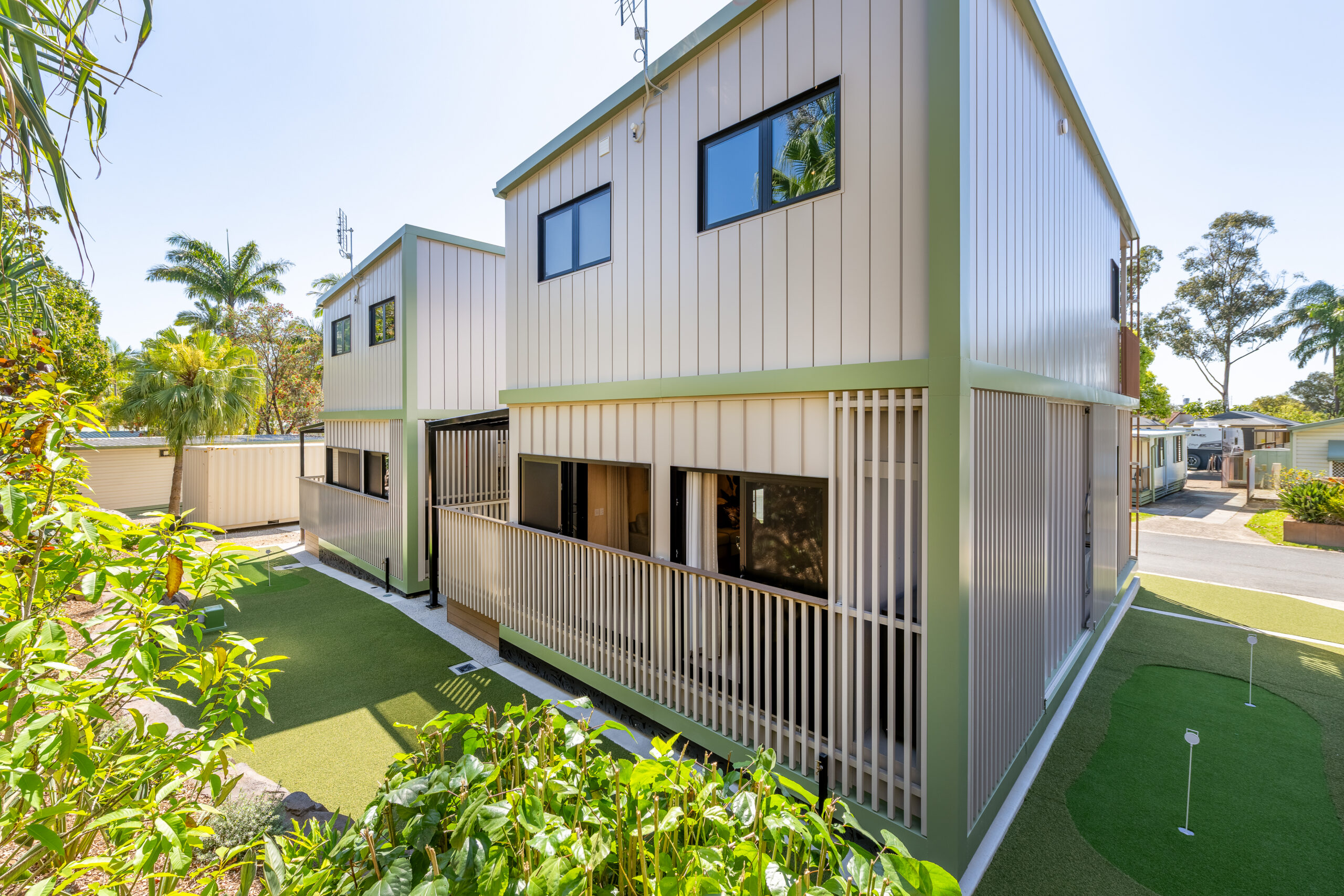 Macaw Mansion Luxury Gold Coast Holiday Cabin Accommodation